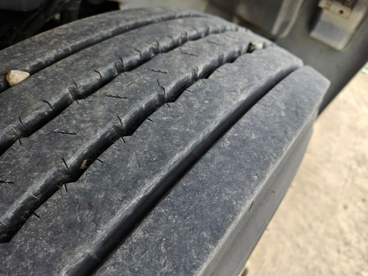 2011-international-durastar-4300-image-50