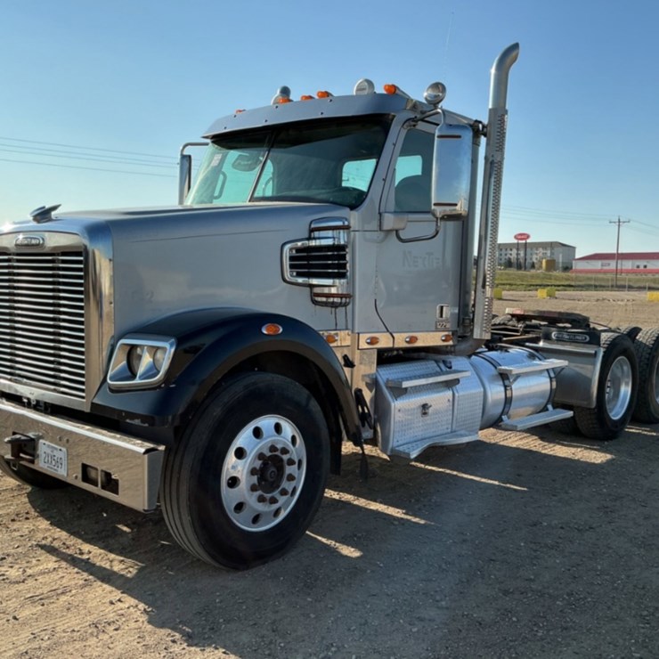 2015 FREIGHTLINER CORONADO 122 SD