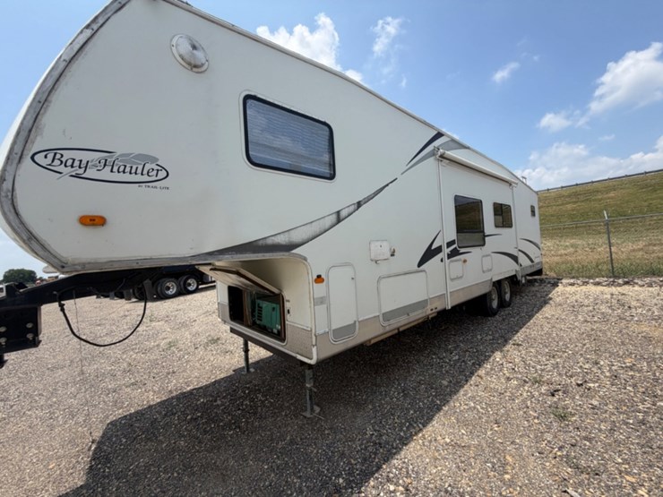 2005-trail-lite-bay-hauler-fifth-wheel-image-8