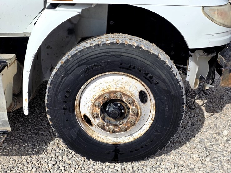 2017-international-durastar-4300-image-18