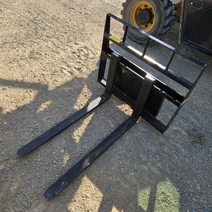 #93 • Kivel Mini Skid 42" Pallet Fork