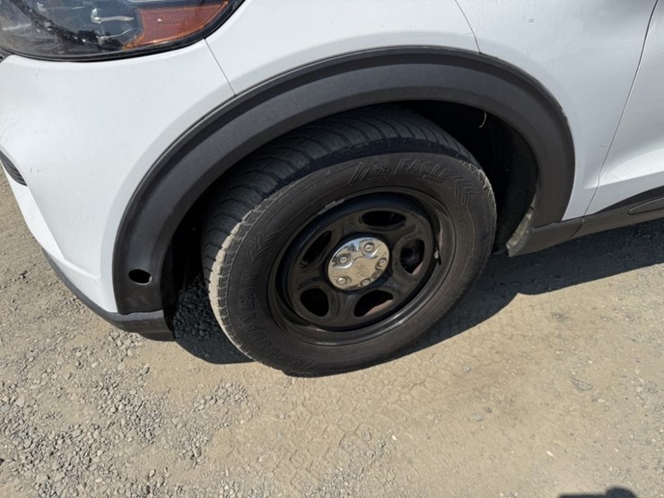 2020-ford-explorer-image-9