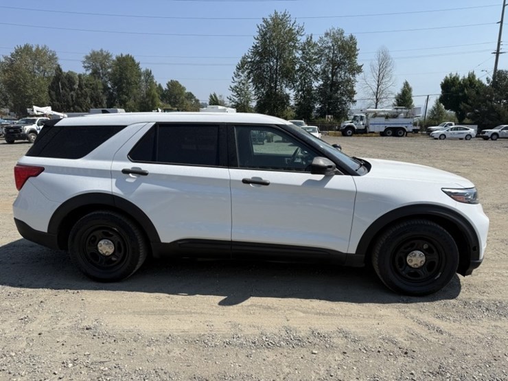 2020-ford-explorer-image-3