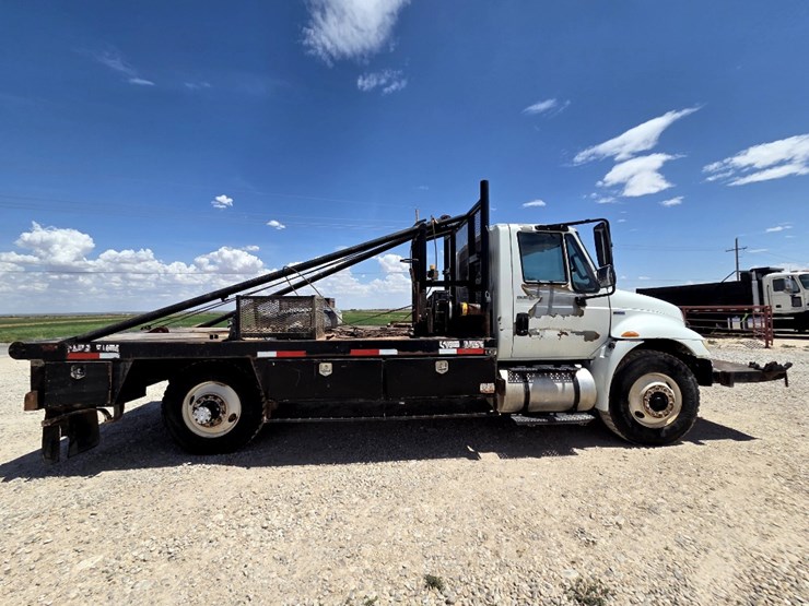2013-international-durastar-4300-image-4