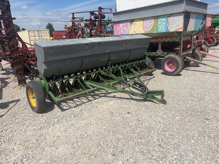 john-deere-b-image-3