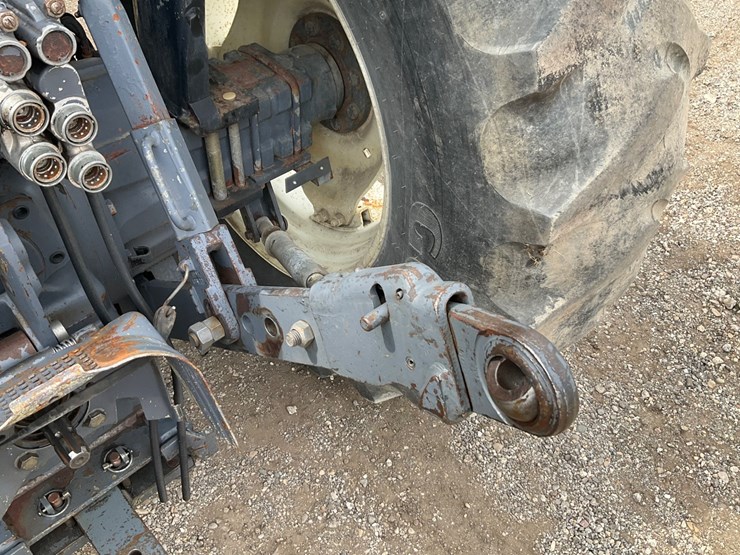 new-holland-ts100-image-37