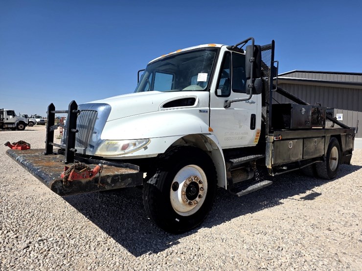 2009-international-durastar-4300-image-1