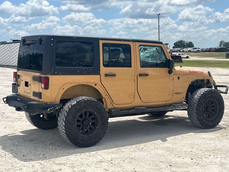 2013-jeep-wrangler-image-3