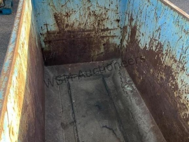 steel-dumpster-w/-fork-pockets-image-3