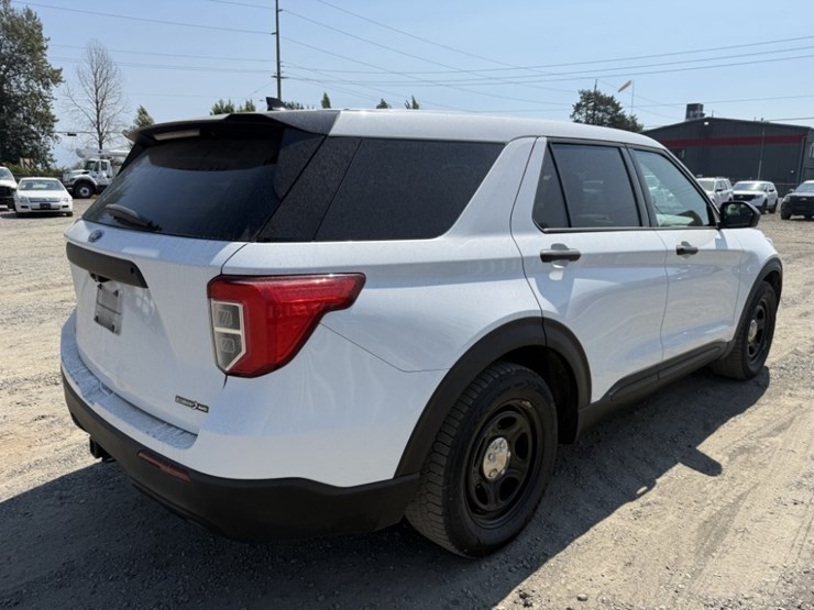 2020-ford-explorer-image-4