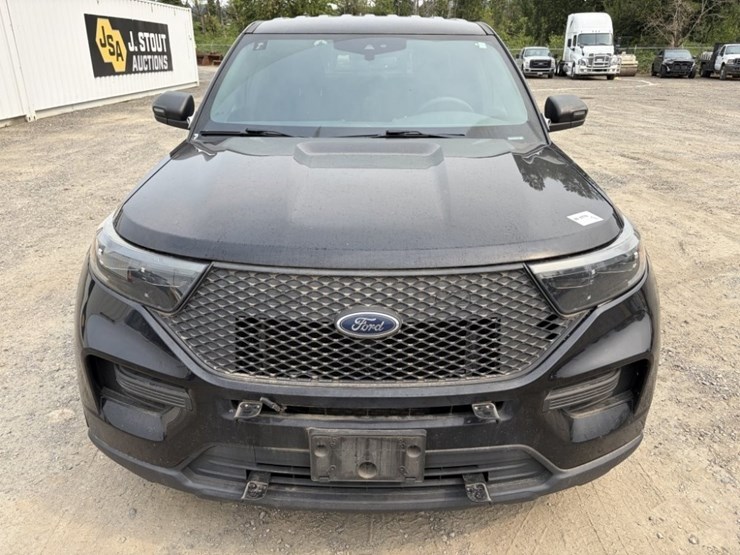 2020-ford-explorer-image-8