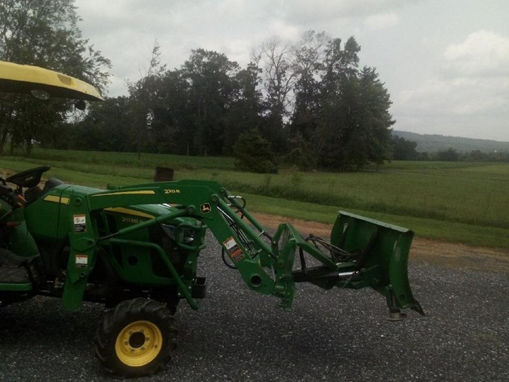 #5250-•-new-frontier-72"-loader-mount-snow-plow-image-2