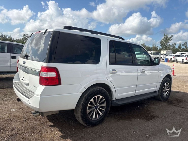 2016-ford-expedition-image-3