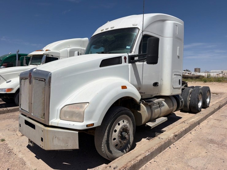 2015-kenworth-t880-image-1