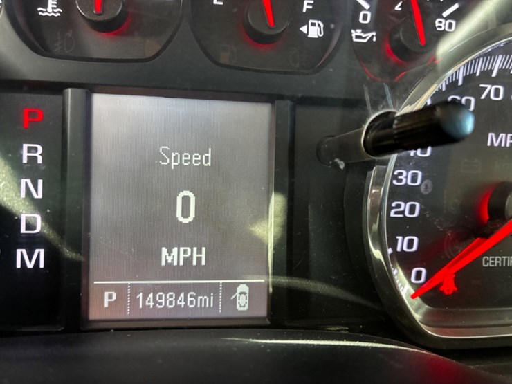 2015-chevrolet-tahoe-image-17