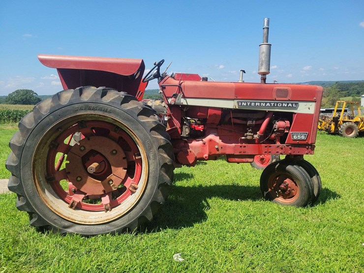 1968-farmall-656-gas-image-2
