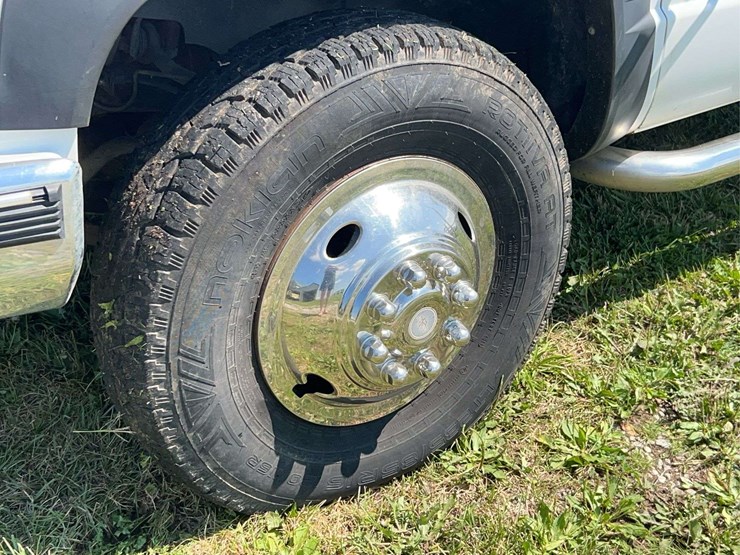 2000-chevrolet-3500-image-9