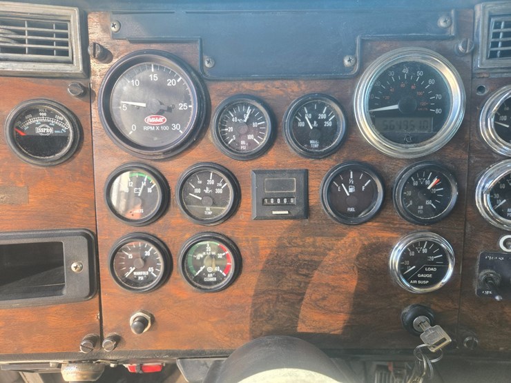 1995-peterbilt-379-image-63