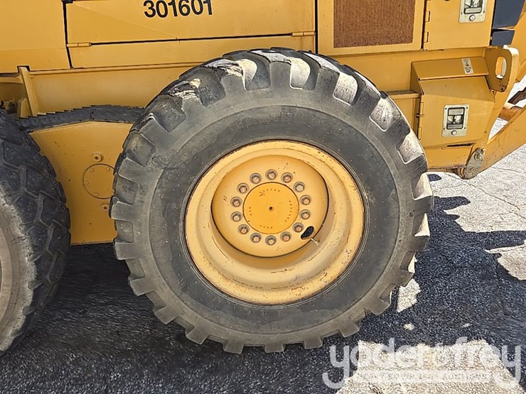 2016-deere-672gp-image-12