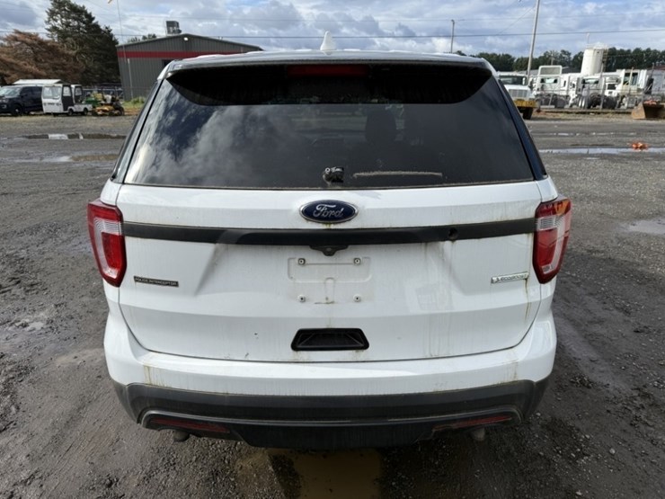 2017-ford-explorer-image-5