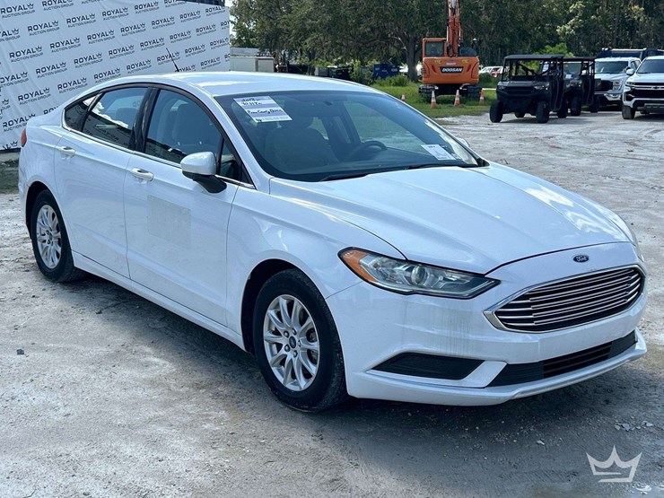 2018-ford-fusion-sedan-image-2
