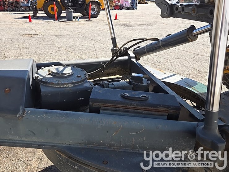 2016-deere-672gp-image-24