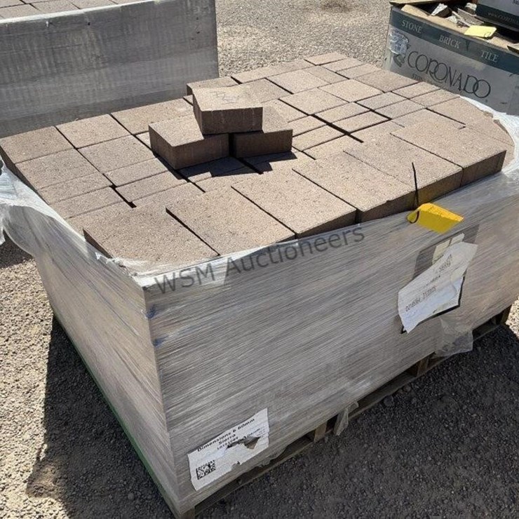 PALLET OF STONE PAVERS