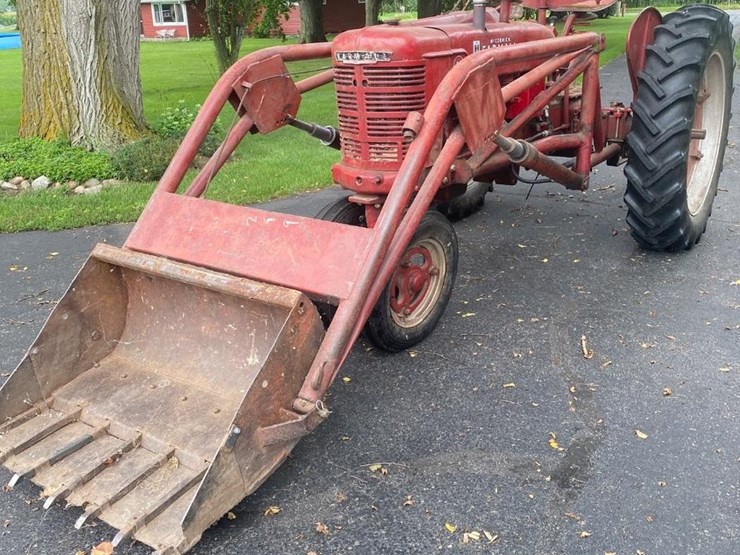 #6067-•-1948-farmall-h-tractor-image-1