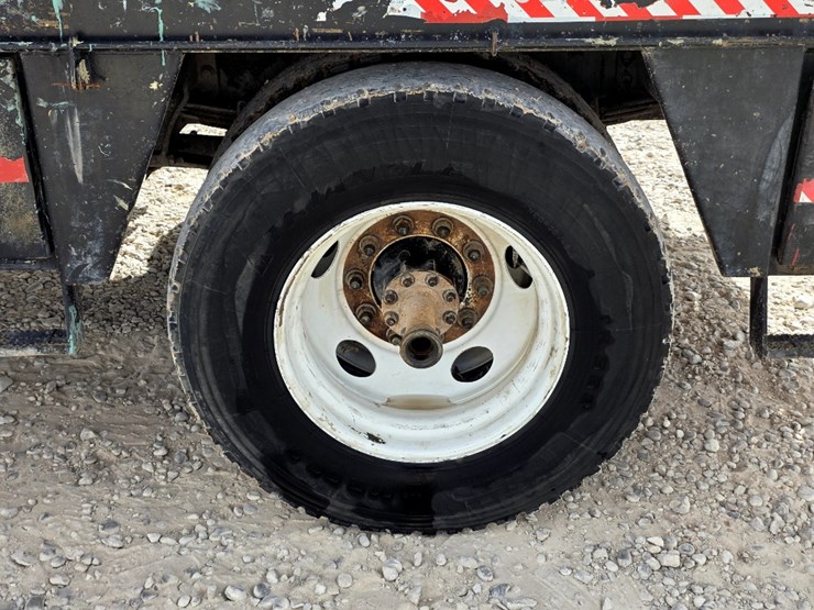2017-international-durastar-4300-image-19