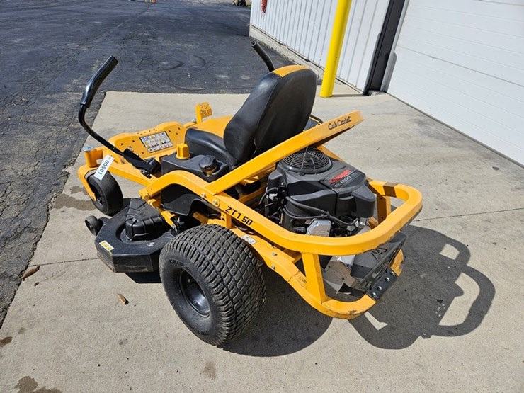 #651-•-cub-cadet-zt1-zero-turn-mower-image-3