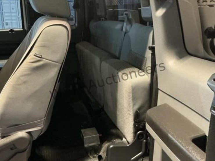 2015-ford-f350-image-28