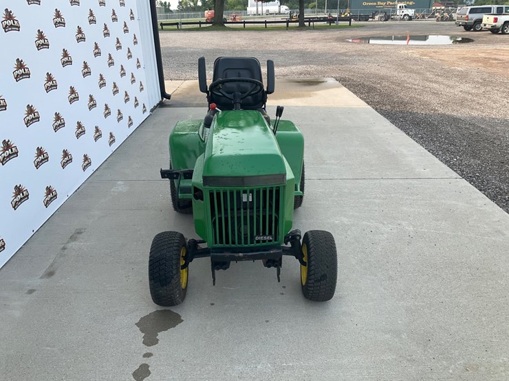 john-deere-332-image-7