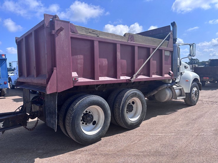 peterbilt-340-image-4