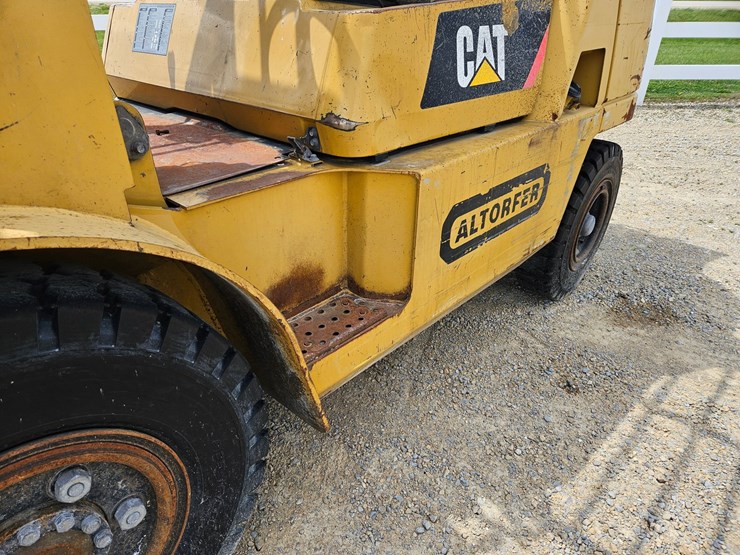 #126-•-cat-gp40k2-single-stage-fork-lift-image-14