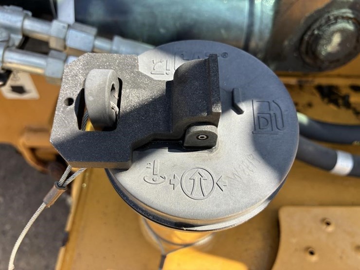 2008-caterpillar-430e-image-19