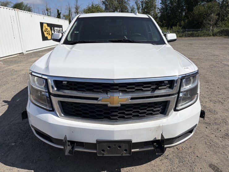 2016-chevrolet-tahoe-image-8