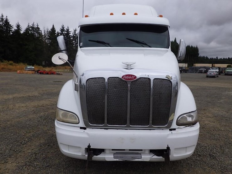 2009-peterbilt-387-image-8