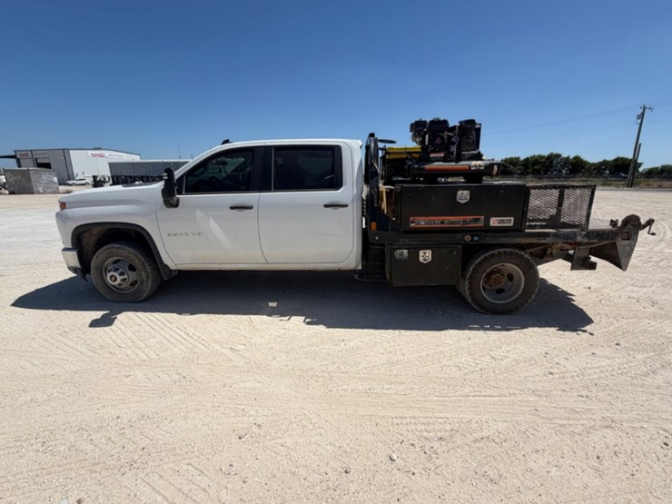 2022-chevrolet-3500hd-image-8