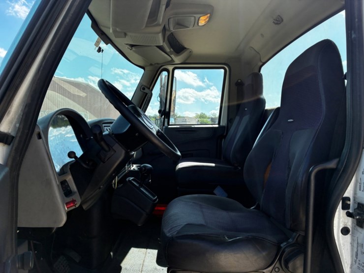 2013-international-durastar-4300-image-7