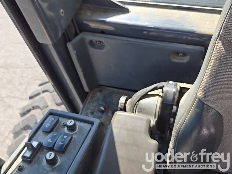 2016-deere-672gp-image-61
