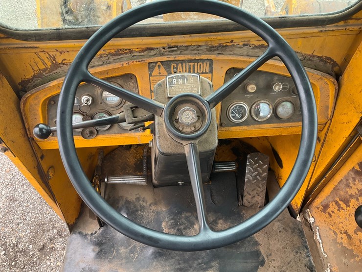 john-deere-444-image-26