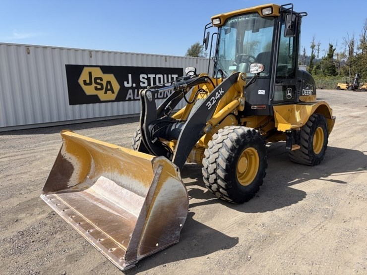 2018-deere-324k-image-1