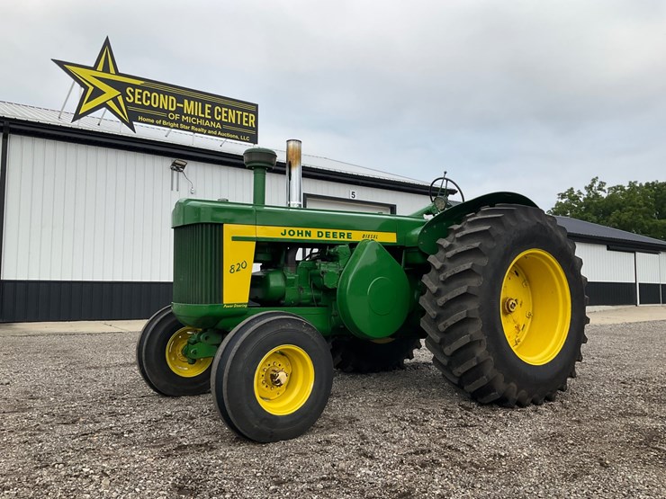 1957-john-deere-820-image-1