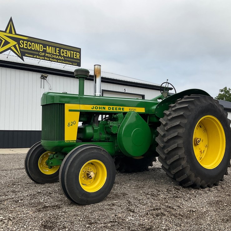 1957 JOHN DEERE 820