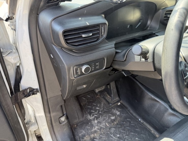 2020-ford-explorer-image-21