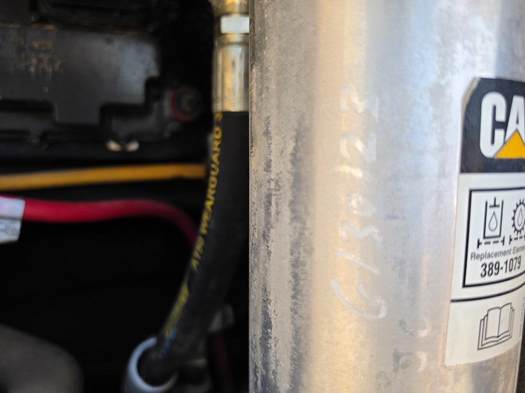 2016-caterpillar-d6k2-lgp-image-95