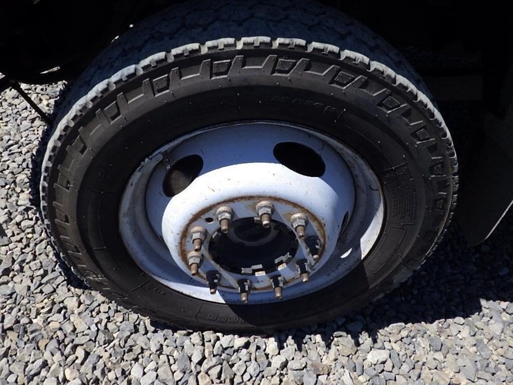 2020-ford-f550-image-14