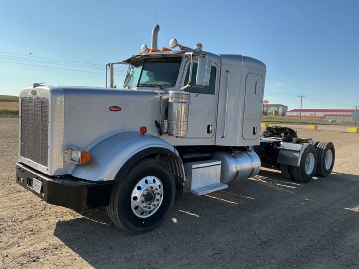2015-peterbilt-367-image-1