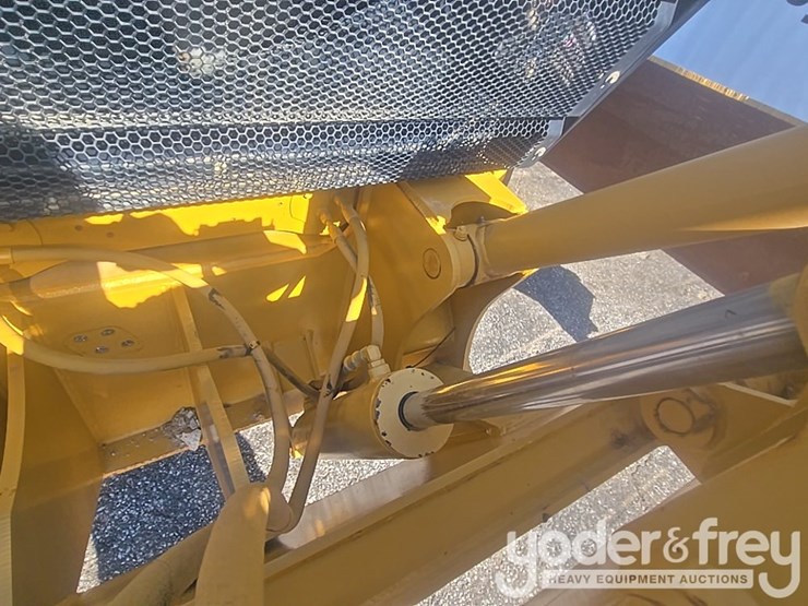 2019-caterpillar-140m3-image-32