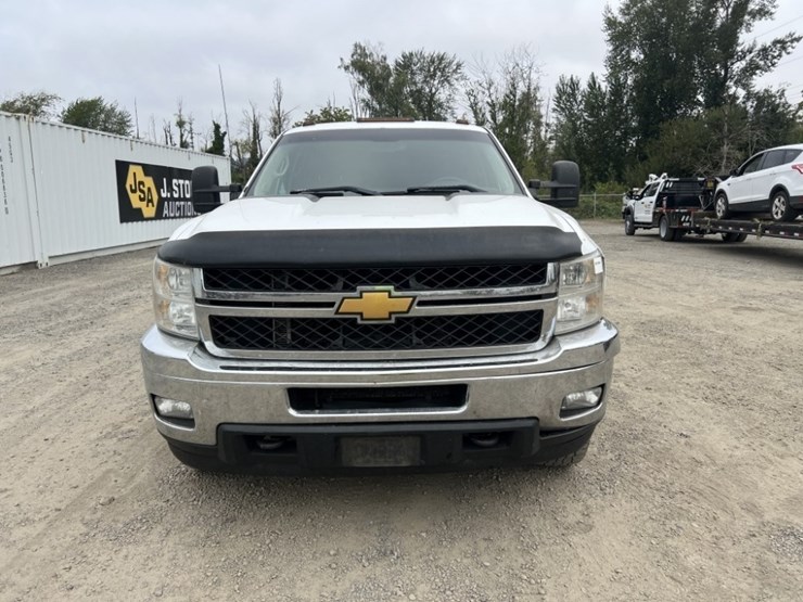 2014-chevrolet-silverado-3500-image-8